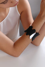 Load image into Gallery viewer, Staggered Two Tone Stretch Bracelet
